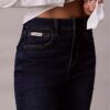 Jeans med hög midja och utsvängda ben Jeans med hög midja och utsvängda ben