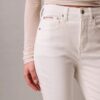 Jeans med hög midja och utsvängda ben