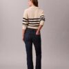 Jeans med hög midja och utsvängda ben Jeans med hög midja och utsvängda ben