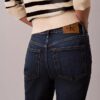 Jeans med hög midja och utsvängda ben Jeans med hög midja och utsvängda ben