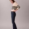 Jeans med hög midja och utsvängda ben Jeans med hög midja och utsvängda ben