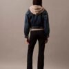 Jeans med medelhög midja och utsvängda ben Jeans med medelhög midja och utsvängda ben