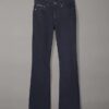 Jeans med medelhög midja och utsvängda ben Jeans med medelhög midja och utsvängda ben