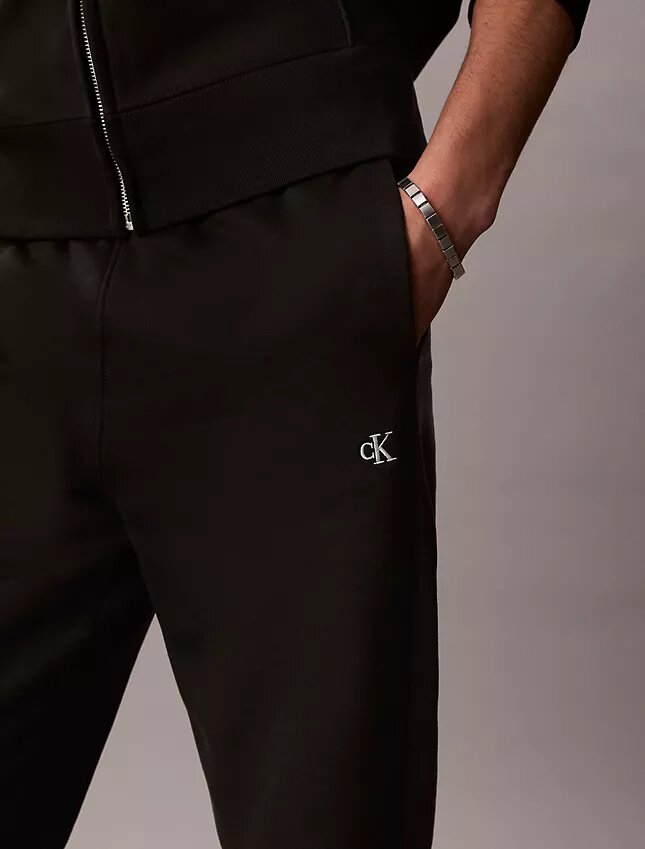 Joggingbyxor i fleece med Monogram Joggingbyxor i fleece med Monogram