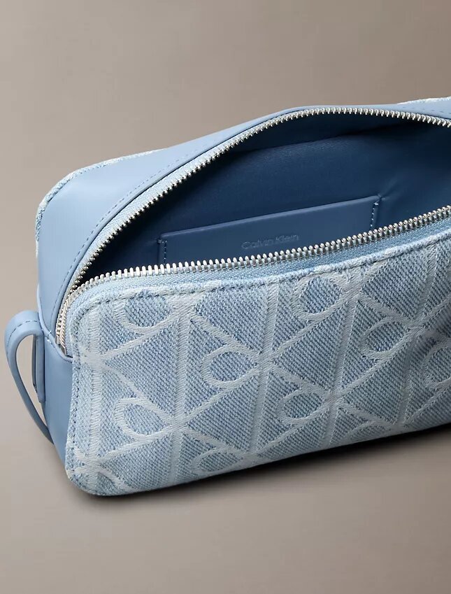 Kameraväska i Denim med emblem-logotyp över hela ytan Kameraväska i Denim med emblem-logotyp över hela ytan