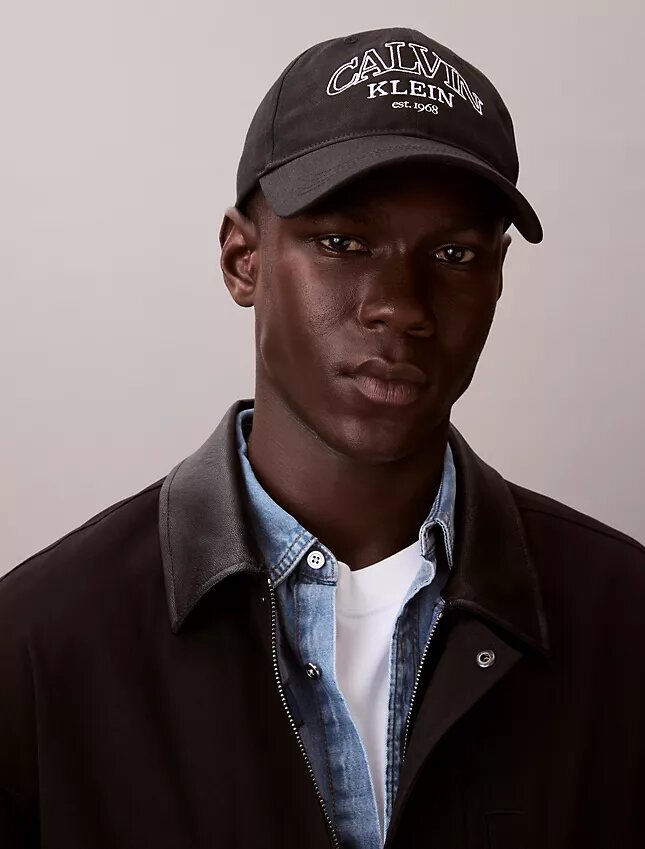 Keps med böjd logotyp Keps med böjd logotyp