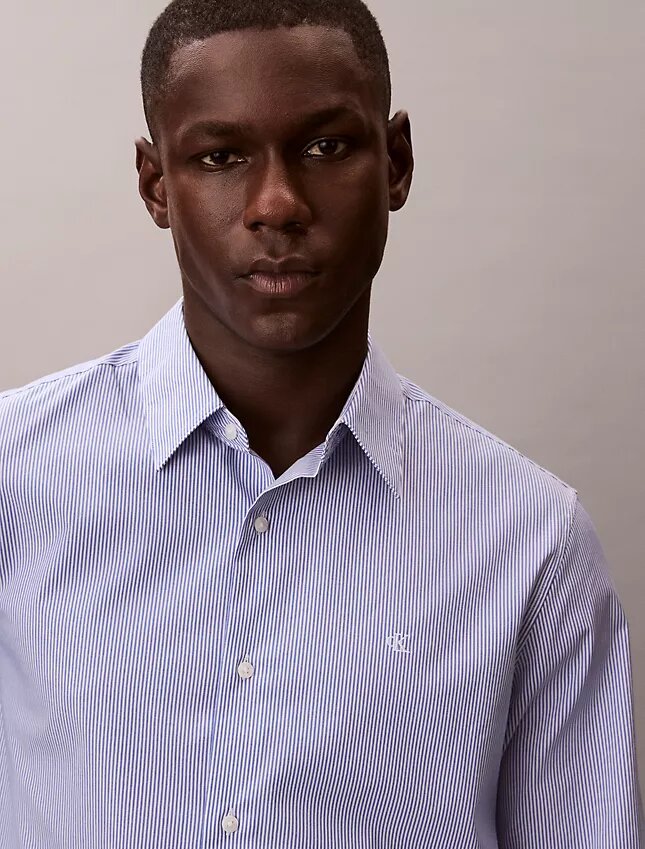 Klassisk button-down-skjorta i Cotton Stretch med ränder Klassisk button-down-skjorta i Cotton Stretch med ränder