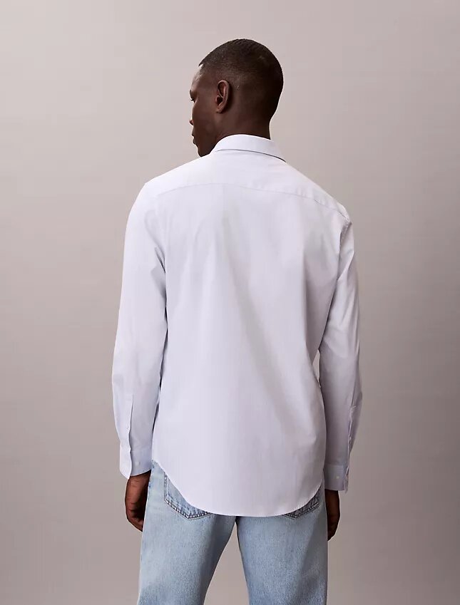Klassisk button-down-skjorta i Cotton Stretch med ränder Klassisk button-down-skjorta i Cotton Stretch med ränder