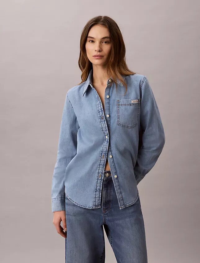Klassisk Denim-skjorta med knappar Klassisk Denim-skjorta med knappar