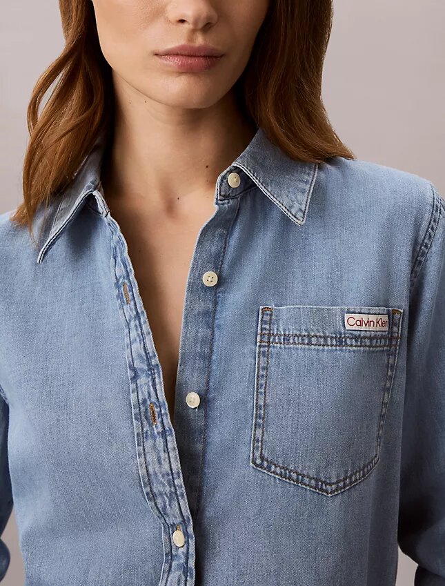 Klassisk Denim-skjorta med knappar Klassisk Denim-skjorta med knappar