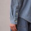 Klassisk Denim-skjorta med knappar Klassisk Denim-skjorta med knappar
