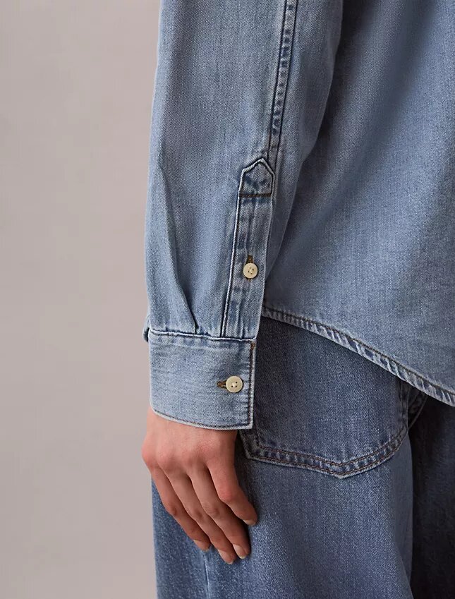 Klassisk Denim-skjorta med knappar Klassisk Denim-skjorta med knappar