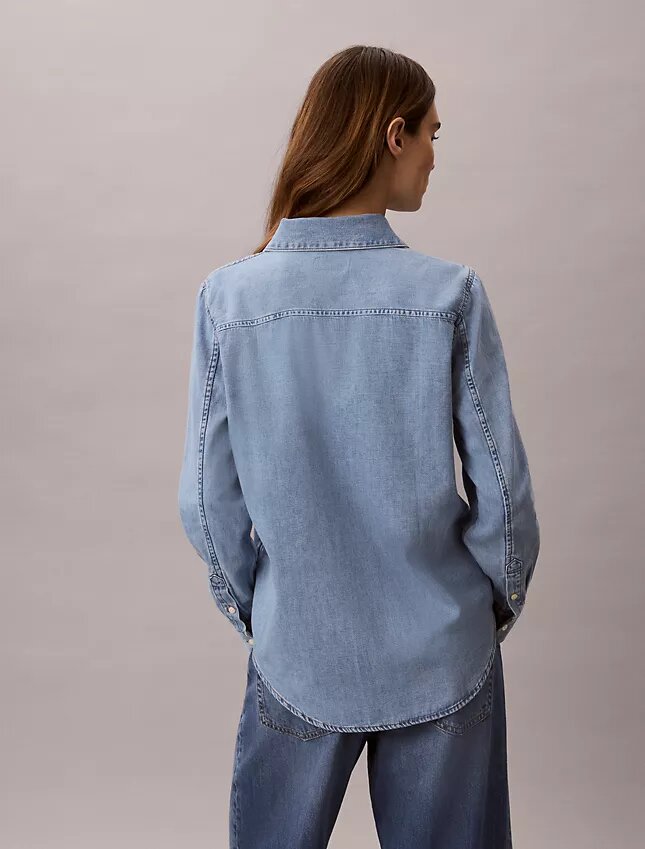 Klassisk Denim-skjorta med knappar Klassisk Denim-skjorta med knappar