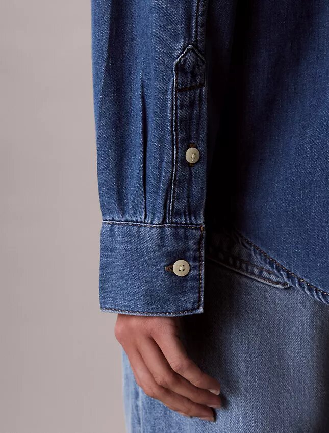 Klassisk Denim-skjorta med knappar Klassisk Denim-skjorta med knappar