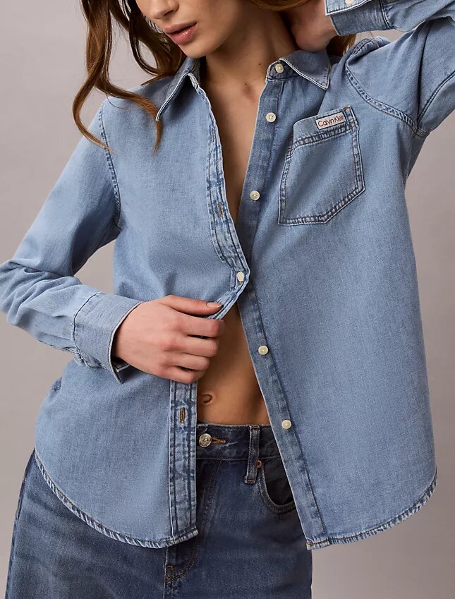 Klassisk Denim-skjorta med knappar Klassisk Denim-skjorta med knappar