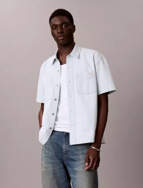 Klassisk kortärmad skjorta i Denim med knappar