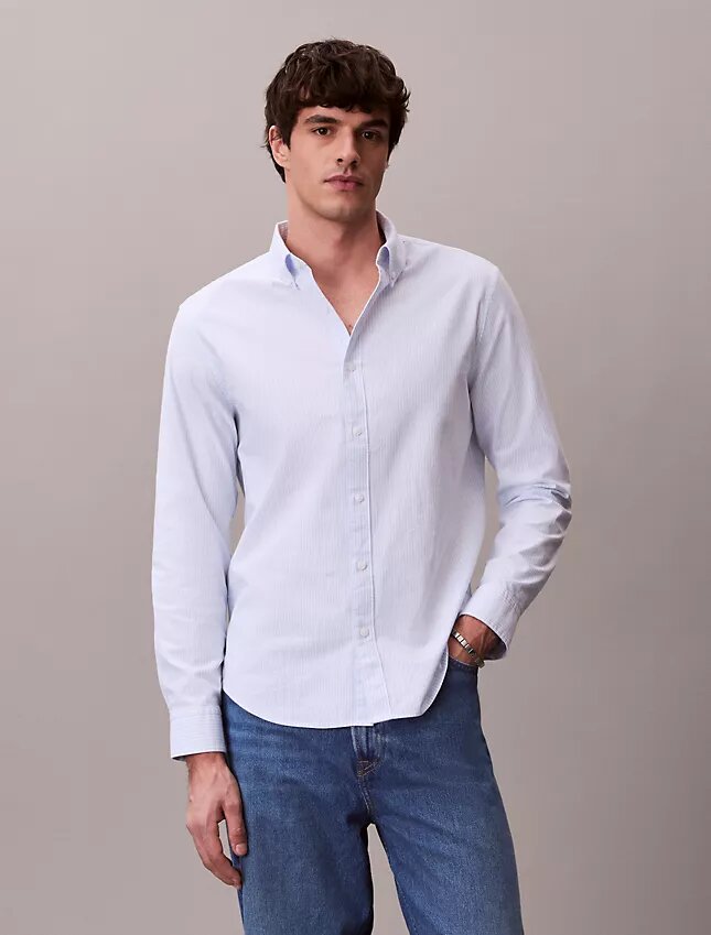 Klassisk oxfordskjorta i Cotton Stretch-bomull med ränder och knappar Klassisk oxfordskjorta i Cotton Stretch-bomull med ränder och knappar