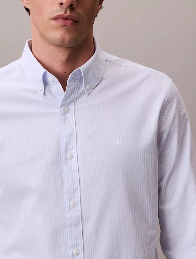 Klassisk oxfordskjorta i Cotton Stretch-bomull med ränder och knappar Klassisk oxfordskjorta i Cotton Stretch-bomull med ränder och knappar