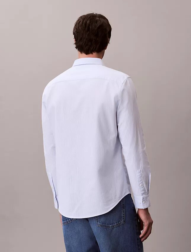 Klassisk oxfordskjorta i Cotton Stretch-bomull med ränder och knappar Klassisk oxfordskjorta i Cotton Stretch-bomull med ränder och knappar