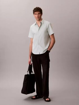 Klassisk skjorta i Cotton Stretch med knappar