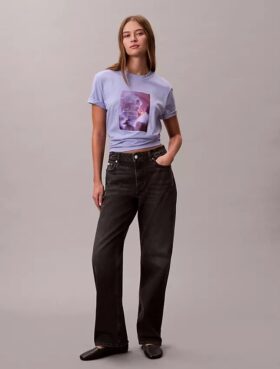 Klassisk T-shirt med blommig logotyp