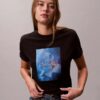 Klassisk T-shirt med blommig logotyp Klassisk T-shirt med blommig logotyp