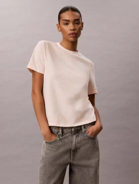 Klassisk T-shirt med blommönster