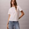 Klassisk T-shirt med blommönster Klassisk T-shirt med blommönster