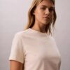 Klassisk T-shirt med blommönster Klassisk T-shirt med blommönster
