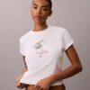 Klassisk T-shirt med blommönster Klassisk T-shirt med blommönster