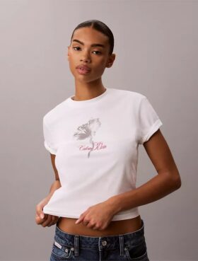 Klassisk T-shirt med blommönster