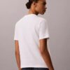 Klassisk T-shirt med blommönster Klassisk T-shirt med blommönster