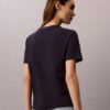 Klassisk T-shirt med blommönster Klassisk T-shirt med blommönster
