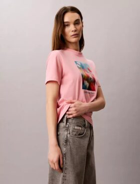 Klassisk T-shirt med blommotiv