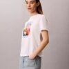 Klassisk T-shirt med blommotiv Klassisk T-shirt med blommotiv