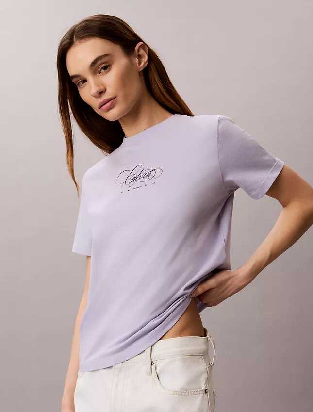 Klassisk T-shirt med Calvin-logotyp Klassisk T-shirt med Calvin-logotyp