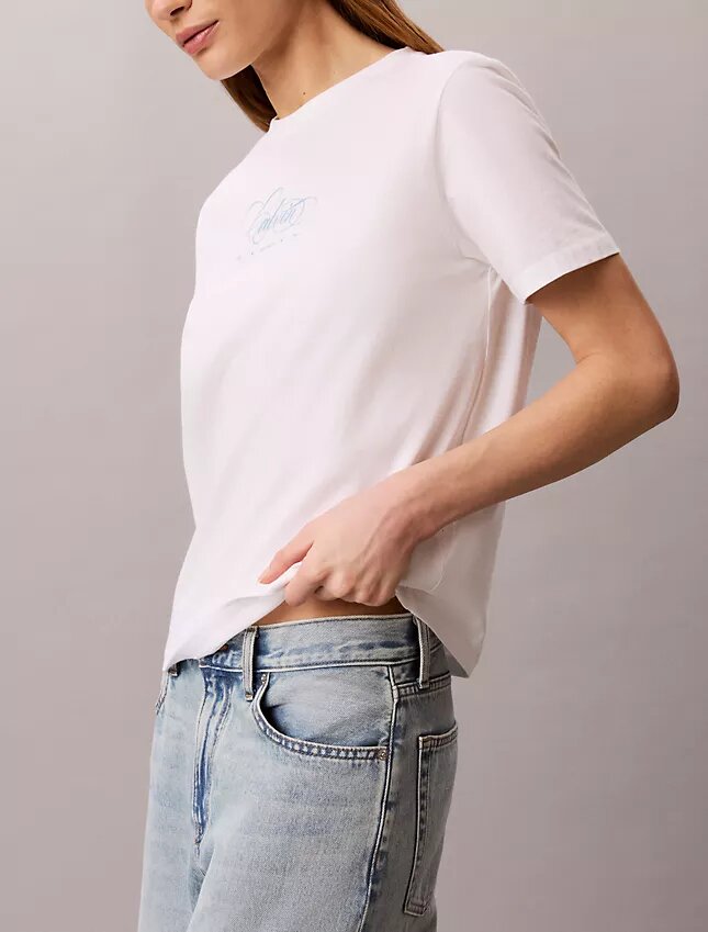Klassisk T-shirt med Calvin-logotyp Klassisk T-shirt med Calvin-logotyp