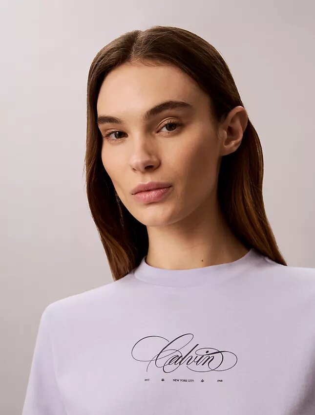 Klassisk T-shirt med Calvin-logotyp Klassisk T-shirt med Calvin-logotyp