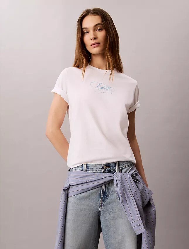 Klassisk T-shirt med Calvin-logotyp Klassisk T-shirt med Calvin-logotyp