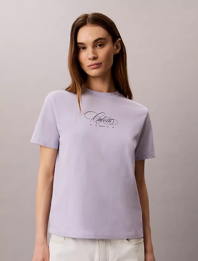 Klassisk T-shirt med Calvin-logotyp Klassisk T-shirt med Calvin-logotyp