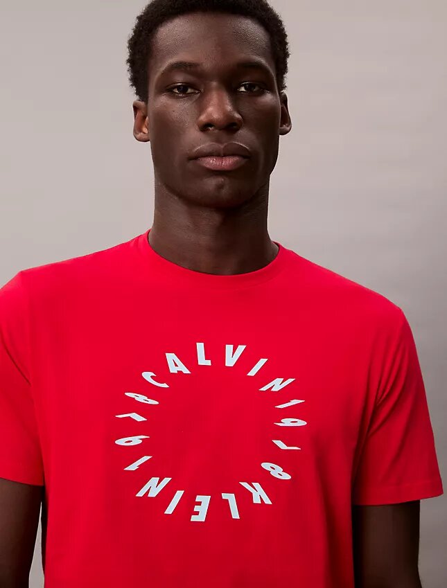 Klassisk T-shirt med cirkelformad logotyp Klassisk T-shirt med cirkelformad logotyp