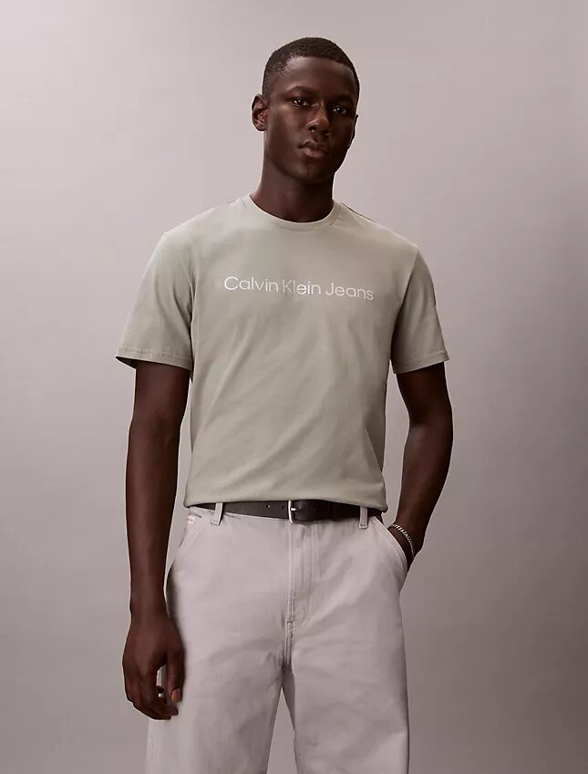Klassisk T-shirt med folietryck Klassisk T-shirt med folietryck