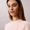 Klassisk T-shirt med grafiskt tryck i fet stil Klassisk T-shirt med grafiskt tryck i fet stil