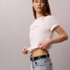 Klassisk T-shirt med grafiskt tryck i fet stil Klassisk T-shirt med grafiskt tryck i fet stil