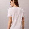 Klassisk T-shirt med grafiskt tryck i fet stil Klassisk T-shirt med grafiskt tryck i fet stil