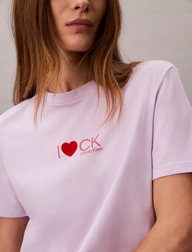 Klassisk T-shirt med hjärtlogotyp Klassisk T-shirt med hjärtlogotyp