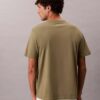 Klassisk T-shirt med liten logotyp Klassisk T-shirt med liten logotyp