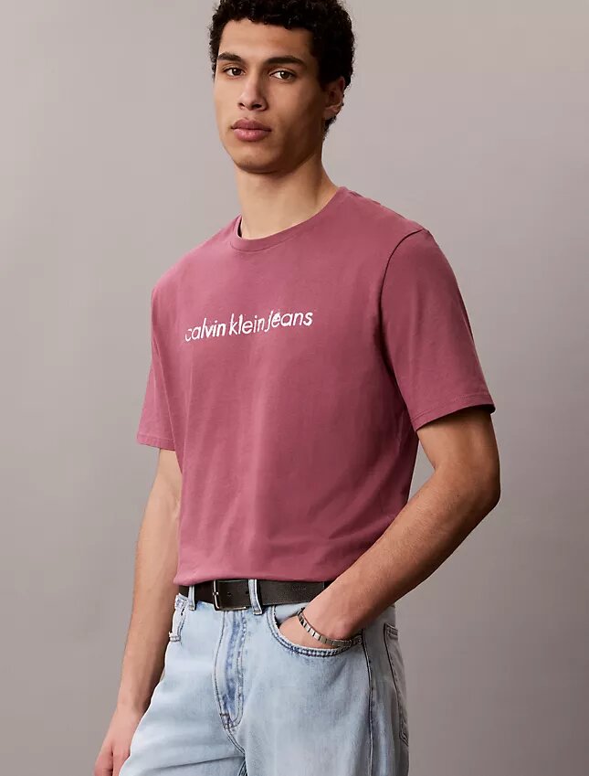 Klassisk T-shirt med logotyp i gemener Klassisk T-shirt med logotyp i gemener