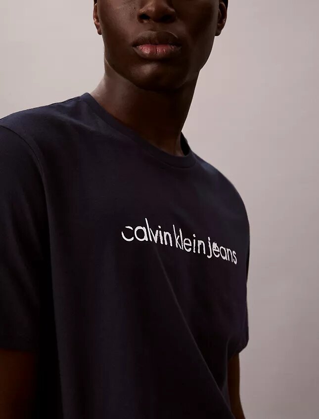 Klassisk T-shirt med logotyp i gemener Klassisk T-shirt med logotyp i gemener