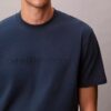 Klassisk T-shirt med präglad logotyp Klassisk T-shirt med präglad logotyp
